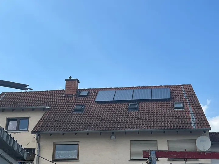 Photovoltaikanlage auf einem Ziegeldach